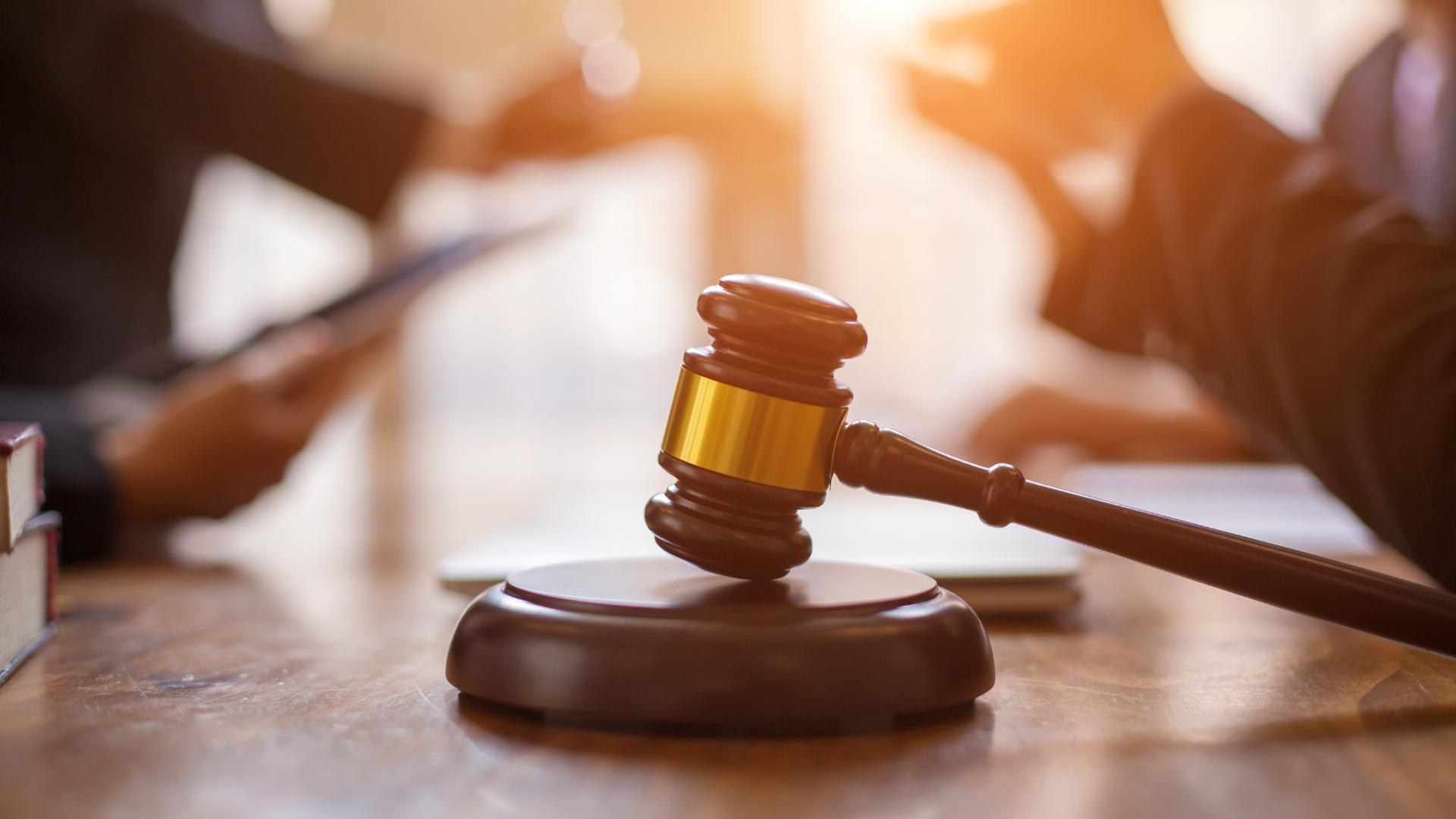 How a Miami-Dade Criminal Traffic Lawyer Builds a Strong Defense